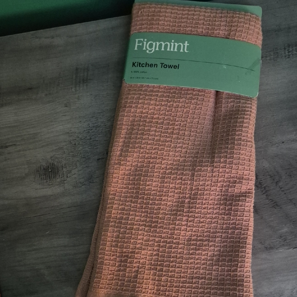 Random Kitchen Towel Bundle - Picture 4 of 6